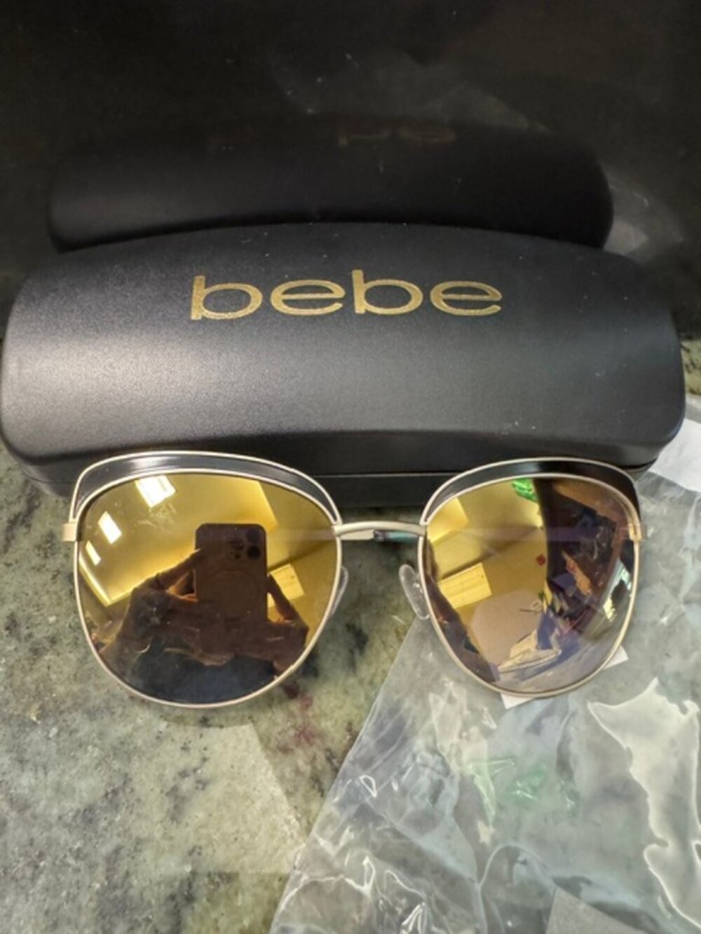 Bebe BB 7206 710 Women's 57 18 135 Gold & Black Sunglasses New with Bebe Case